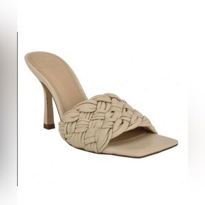Marc Fisher LTD NWT Women's Draya Heeled Leather Sandal Light Sand size 8